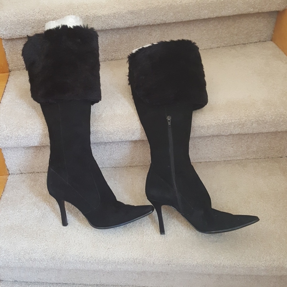 05:08- Vintage Nine West Suede Fur Cuffed Boots